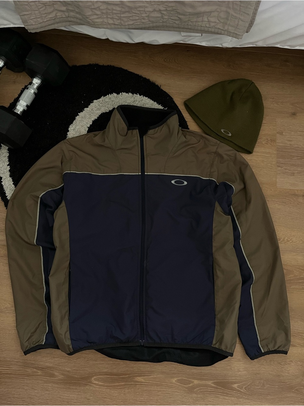 vintage early 2000s Oakley two-toned navy and olive windbreaker Free oakley bean